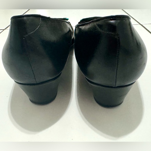VINTAGE Italian Genuine Leather Black Pumps, Size 7 1/2 (38) - Picture 11 of 11